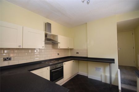 3 bed apartment to rent in Avenue Victoria, Scarborough, YO11 - Photo 3