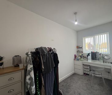 2 bedroom property to rent - Photo 3