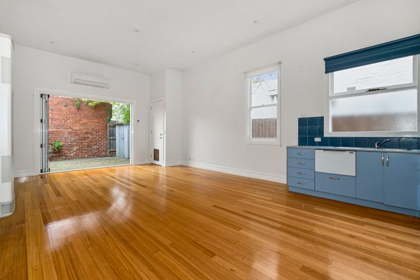 Renovated Victorian House in the Leafy Part of Windsor - Photo 1