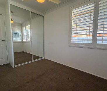 Spacious Family Home with Pool - Photo 2