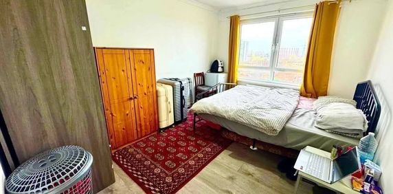 Room in a Shared House, West House, IG11 - Photo 2