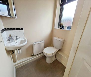 2 bedroom end of terrace house to rent - Photo 4
