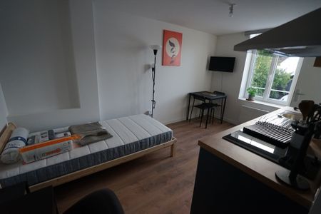 LILLE - APPARTEMENT - T1 MEUBLE - Photo 2