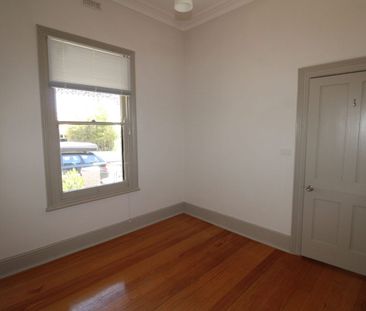10 Hodgson Terrace, Richmond VIC 3121 - House For Rent | Domain - Photo 2