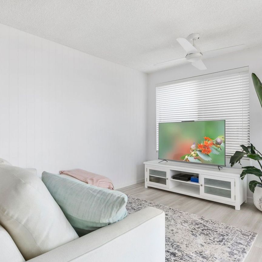 Stylish 2 Bedroom Unit in Kings Beach - Photo 1