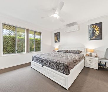 Stylish 3-Bedroom Townhouse in Peaceful Bridgeman Manor Complex - Photo 1