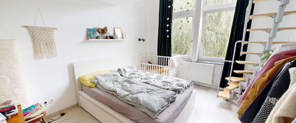 Kerpen-Türnich! Wohnglück für max. zwei Personen! Renovierte 4-Zimmer-Mietwohnung mit einzigartigem Altbau-Flair in hervorragender Wohnlage. (SN 4904) - Photo 1