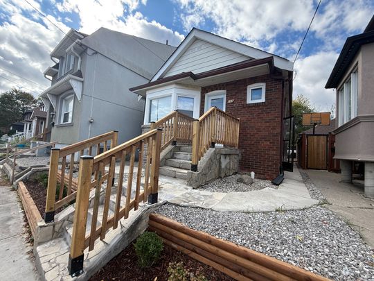 For Lease - 598 Oakwood Avenue, Toronto, Ontario - Photo 1