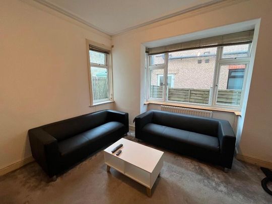 6 bedroom house to rent - Photo 1