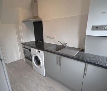 2 bedroom semi-detached house to rent - Photo 2