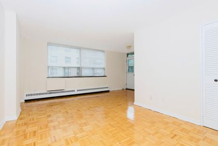 For Lease - 490 Eglinton Avenue Unit# 802, Toronto, Ontario - Photo 2