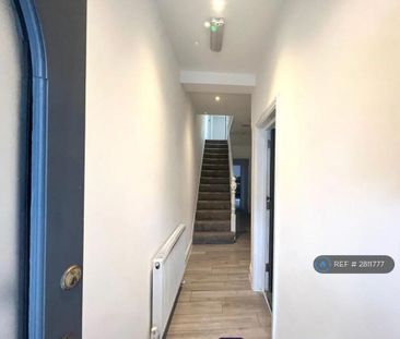 1 bedroom in a house share to rent - Photo 6