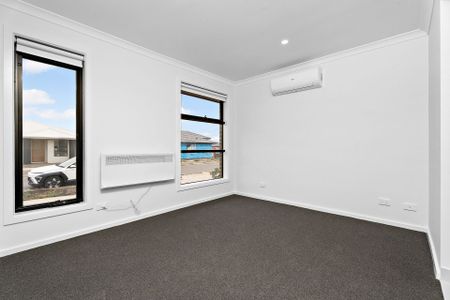 Modern Family Living in Fairway Meadows - Photo 5