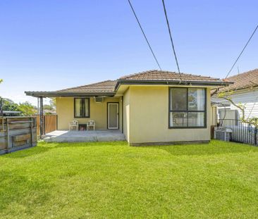 NEWLY RENOVATED FAMILY HOME - Photo 5