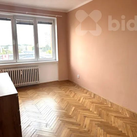 Slunný byt 2+kk s balkonem a skvělým výhledem - Praha 3, Žižkov - Фото 1