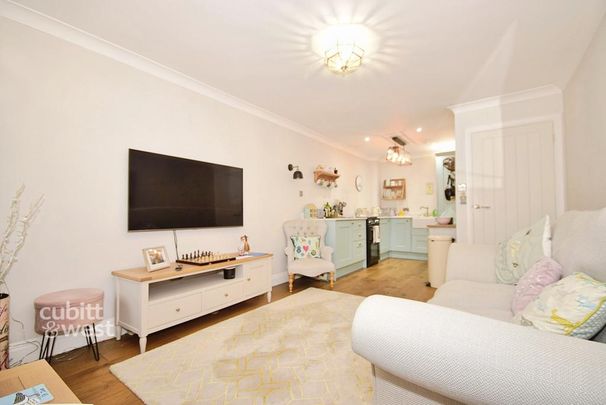 2 bedroom terraced house to rent - Photo 1