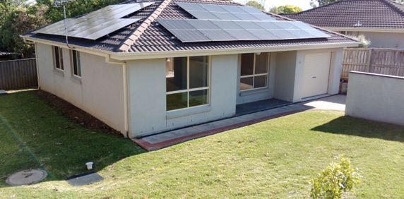 Private 3 bedroom home - Photo 2