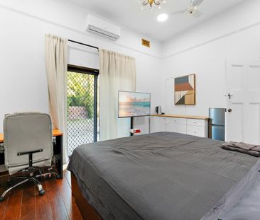 ROOM RENTAL: Large fully furnished rooms with bills included - Photo 3