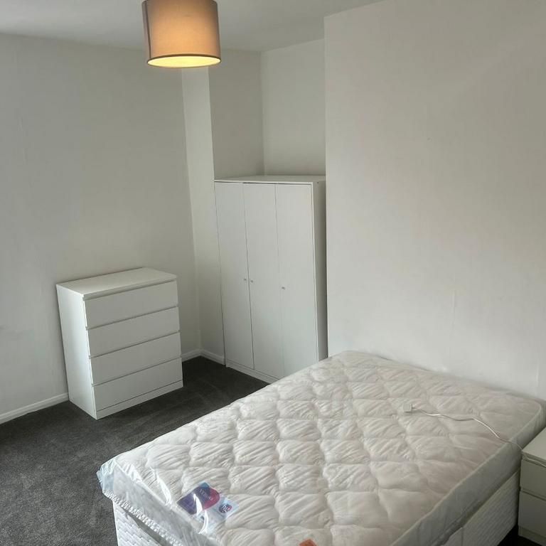 6 bedroom house share to rent - Photo 1