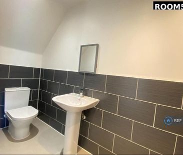 1 bedroom in a house share to rent - Photo 6