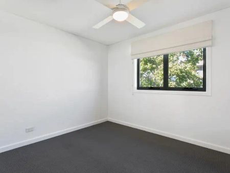 “Modern Townhouse” - Photo 4