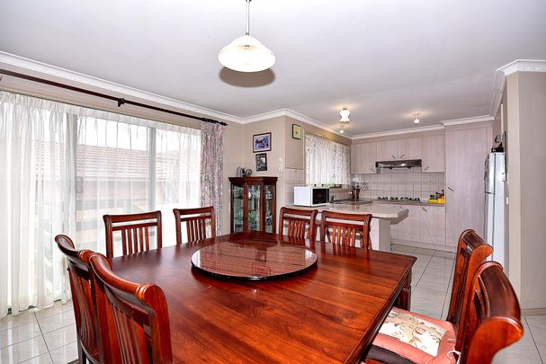 2/4 Rolls Court, Glen Waverley - Photo 1