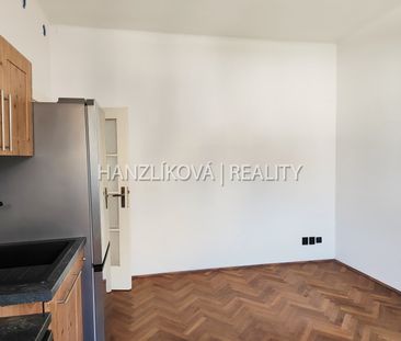 Pronájem bytu 2+kk 32 m², Nádražní, České Budějovice - Photo 2
