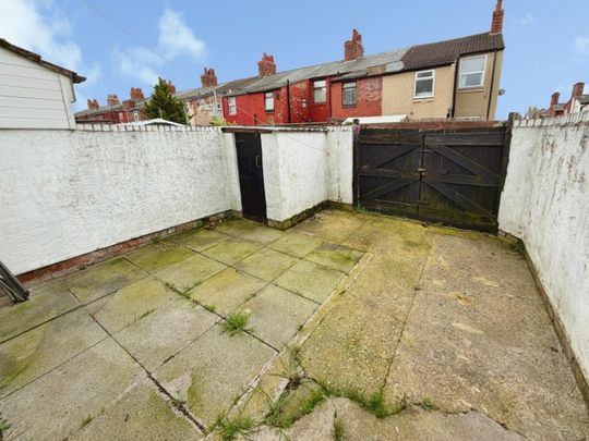 2 bedroom House To Let - Photo 1