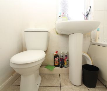 2 Bedroom Semi-Detached House - Photo 1