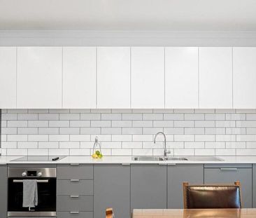 Brilliantly located - Photo 6