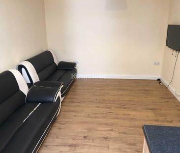 6 bedroom terraced house to rent - Photo 1