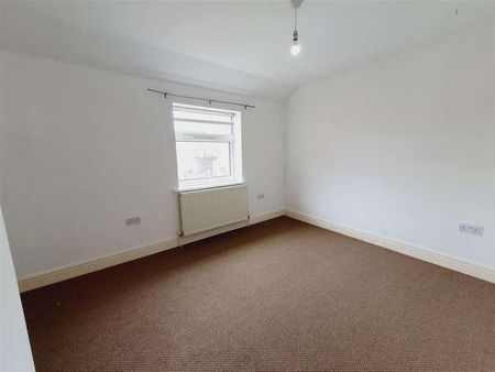 Woodlands Court, Kettering, Northamptonshire, NN16 - Photo 3