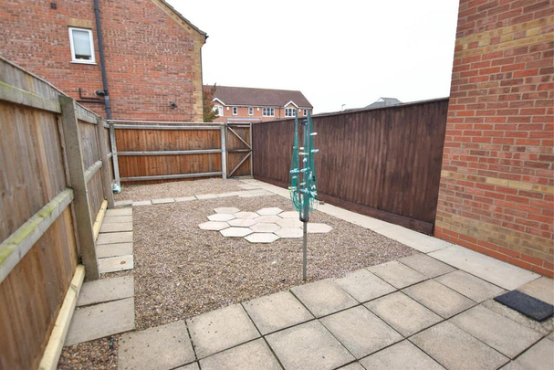 2 bedroom townhouse to rent - Photo 1