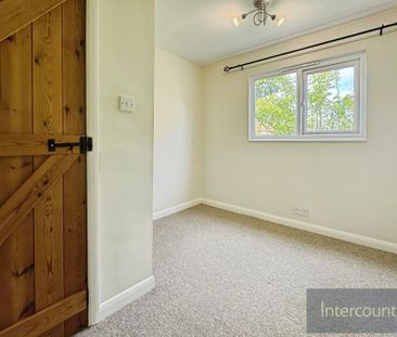 2 bedroom semi-detached house to rent - Photo 4