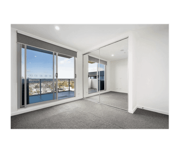 Quiet & Modern 2-Bed + Study Oasis | 5-Min Walk to Westfield Doncaster - Photo 3