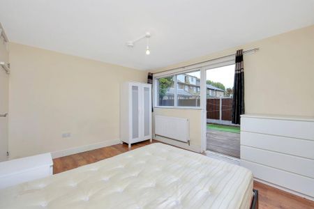 4 bedroom terraced house to rent - Photo 3