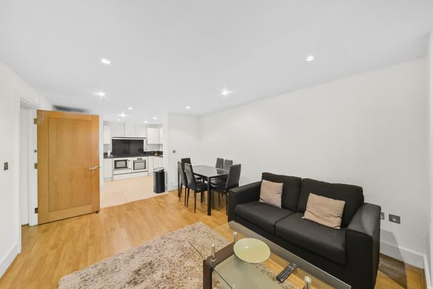 St. George Wharf, London SW8 - Photo 1