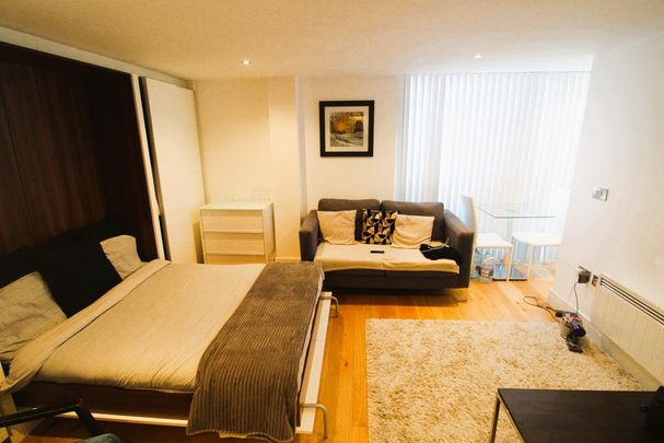 Studio to rent - Photo 1