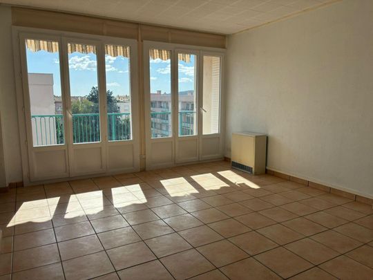 Location Appartement 4 pièces 76m² GUILHERAND GRANGES 07500 - Photo 1