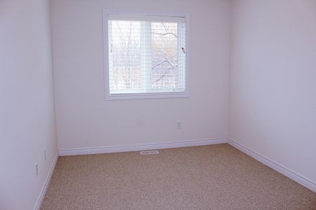 For Lease - 77 Diana Avenue Unit# 40, Brantford, Ontario - Photo 3