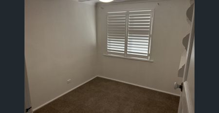 Absolute Waterfront Family Home with Pool on Tuggerah Lake - Photo 4