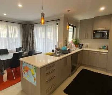 Modern family home - Photo 5