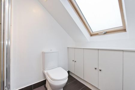 3 bedroom flat to rent - Photo 5