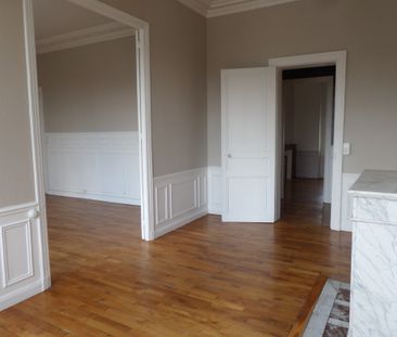 APPARTEMENT REIMS, Place du Forum - Photo 1