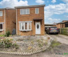 3 BEDROOM House - Detached - Photo 3