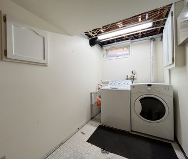 Bright 4 Bedroom Home With Massive Fenced Yard In Sherwood Park - Photo 3