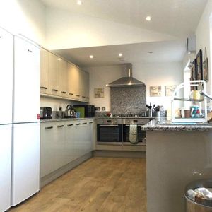 Portland Street - Photo 2