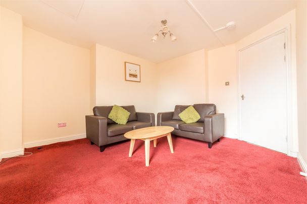 5 bed maisonette to rent in Chillingham Road, Heaton, NE6 - Photo 1