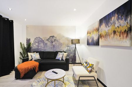 Green Lawns - Photo 4