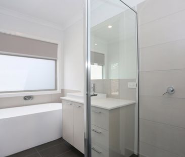 2/116 Southern Road, Heidelberg West VIC 3081 - Photo 6